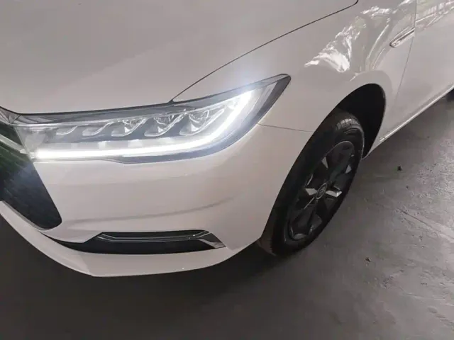 BYD Qin — Фото автомобиля 23