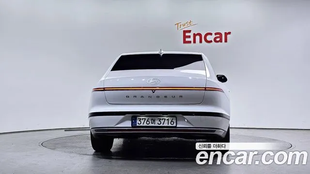 Hyundai Grandeur Grandeur (GN7) 2.5 Бензин 2WD — Фото автомобиля 4