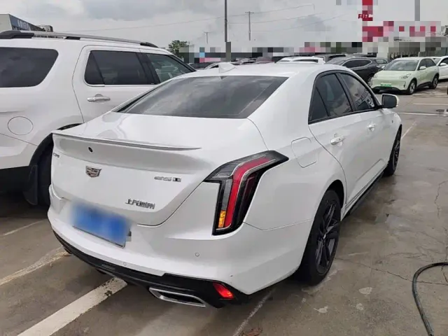 Cadillac CT4 — Фото автомобиля 4