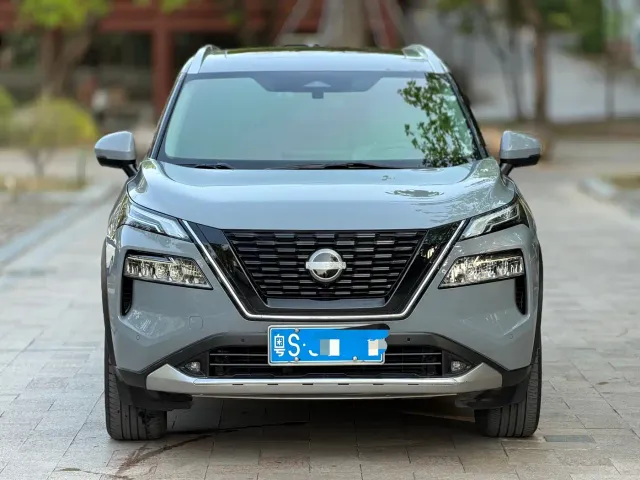 Nissan X-Trail — Фото автомобиля 3