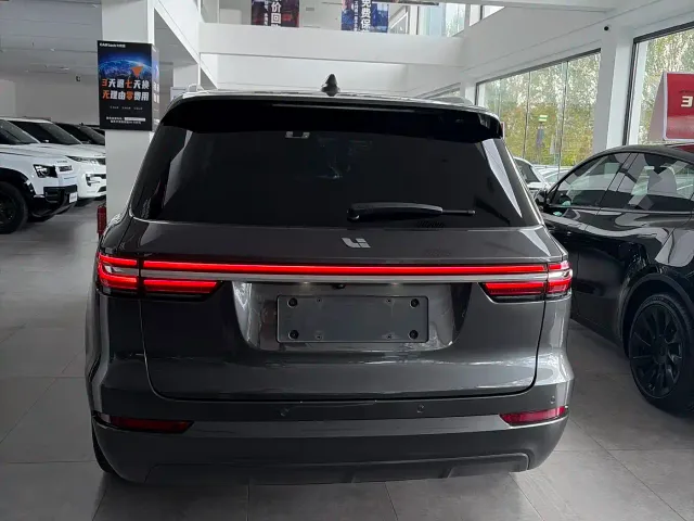 Li Auto ONE — Фото автомобиля 4