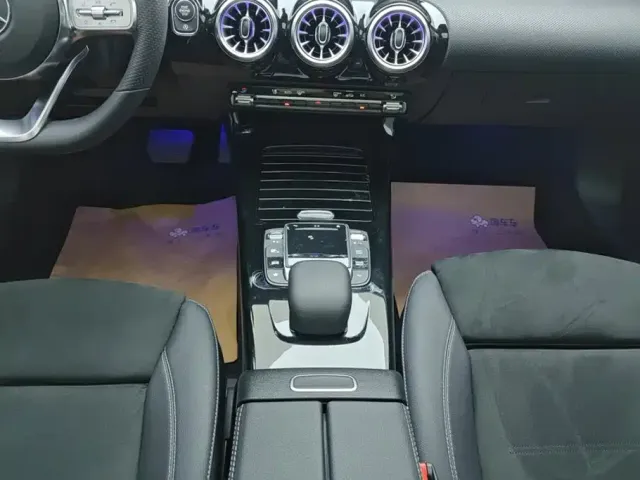 Mercedes-Benz A-Class — Фото автомобиля 16