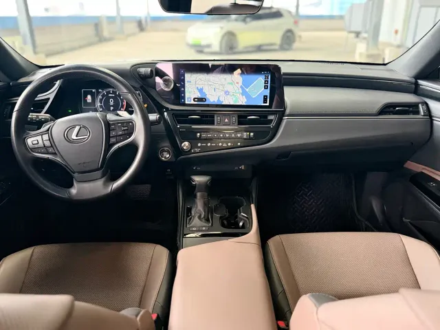 Lexus ES — Фото автомобиля 7