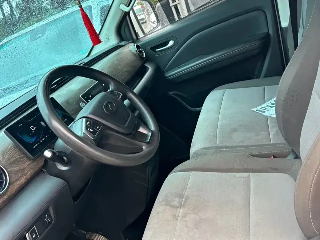 Ruichi New Energy EC75 — Фото автомобиля 3