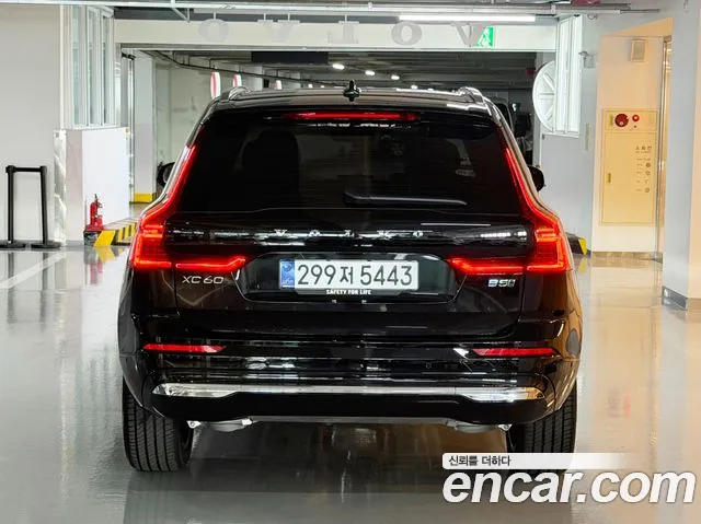 Volvo XC60 Generation 2 — Фото автомобиля 4