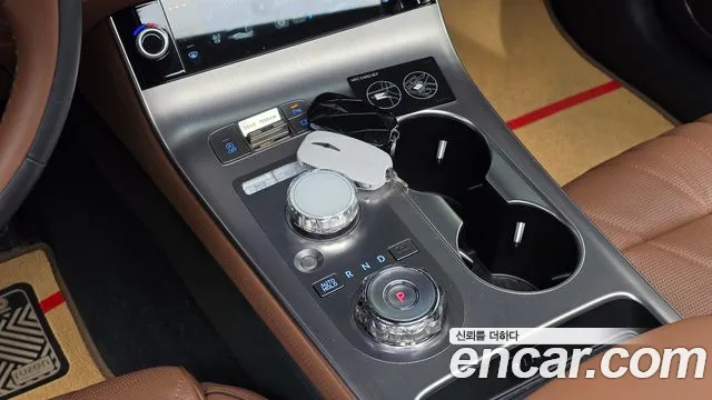 Genesis GV70 2.5T Бензин AWD — Фото автомобиля 9
