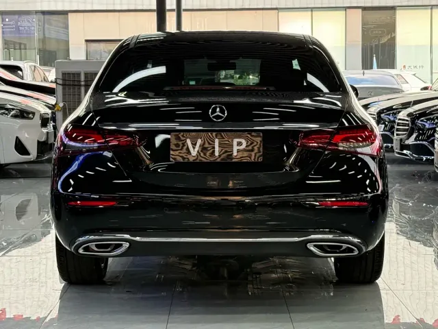 Mercedes-Benz E-Class — Фото автомобиля 13