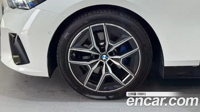 BMW 5-Series — Фото автомобиля 5