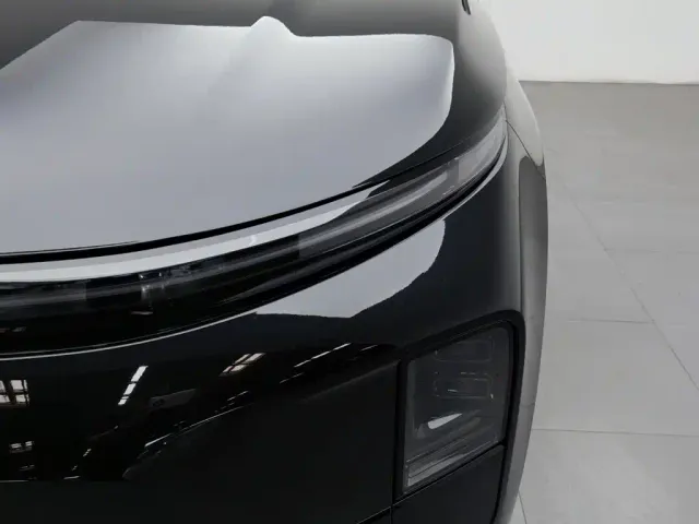 Li Auto L6 — Фото автомобиля 7