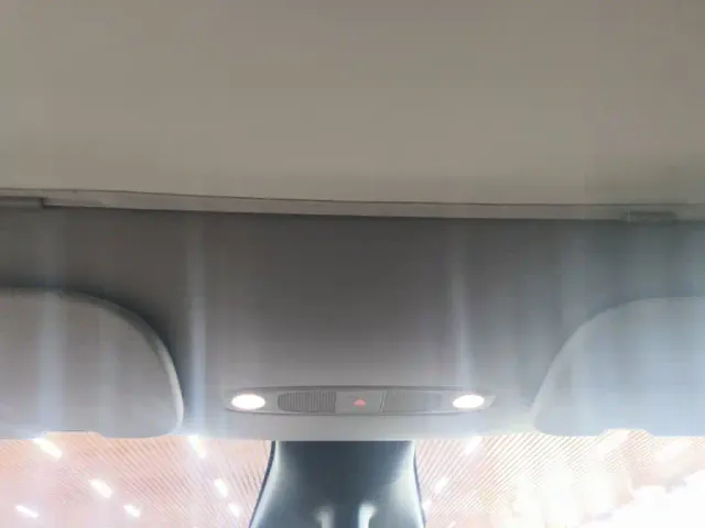 Tesla Model Y — Фото автомобиля 17