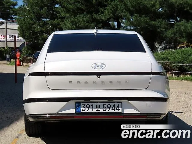 Hyundai Grandeur GN7 — Фото автомобиля 4