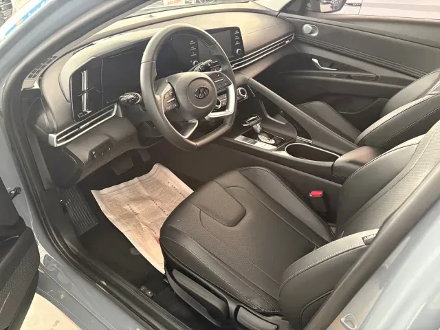 Hyundai Elantra — Фото автомобиля 9