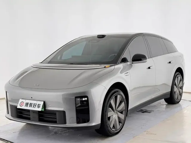Фотография автомобиля — Li Auto i6