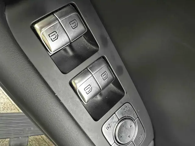 Li Auto L9 — Фото автомобиля 24