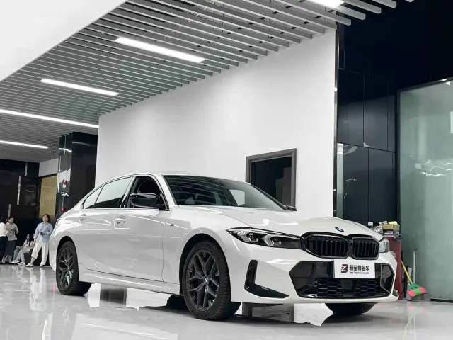 BMW 3 Series — Фото автомобиля 3