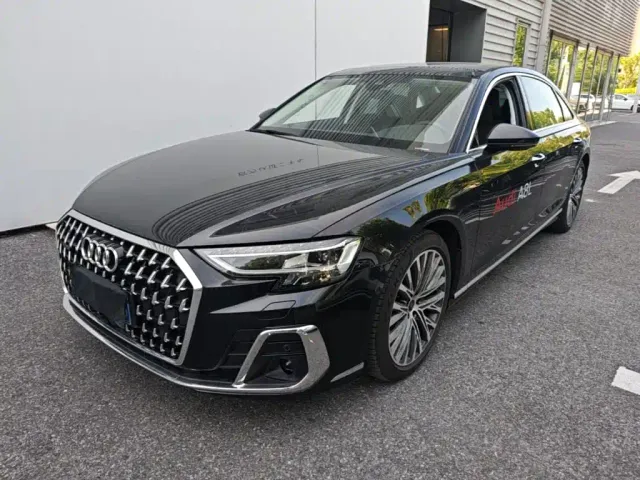 Фотография автомобиля — Audi A8