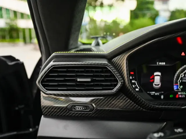 Lamborghini Urus — Фото автомобиля 12