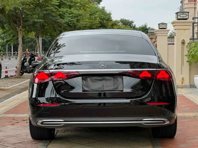 Mercedes-Benz E-Class — Фото автомобиля 8