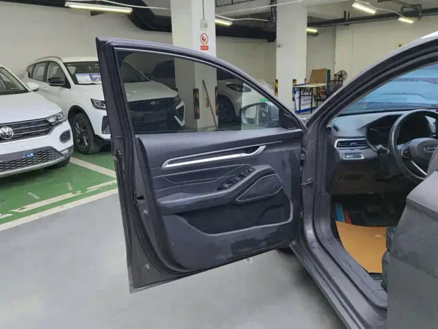 Geely Emgrand — Фото автомобиля 7