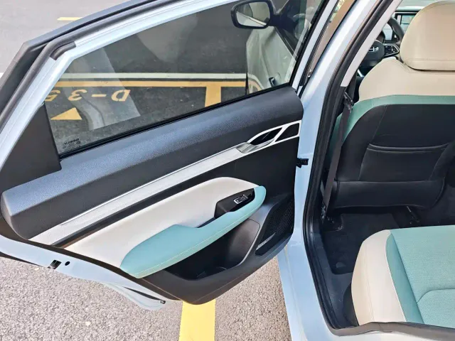 Geely Emgrand L — Фото автомобиля 14