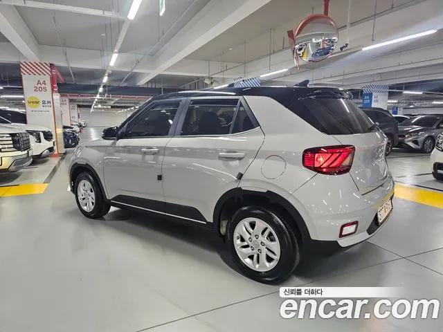 Hyundai Venue — Фото автомобиля 4