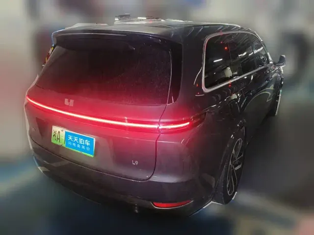 Li Auto L9 — Фото автомобиля 2