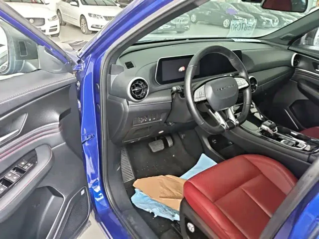 Forthing T5 Evo — Фото автомобиля 15