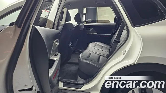 Kia Niro — Фото автомобиля 16