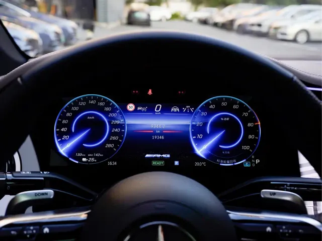 Mercedes-Benz EQE AMG — Фото автомобиля 10