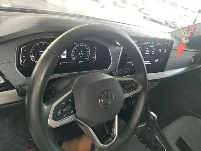 Volkswagen Lavida — Фото автомобиля 9