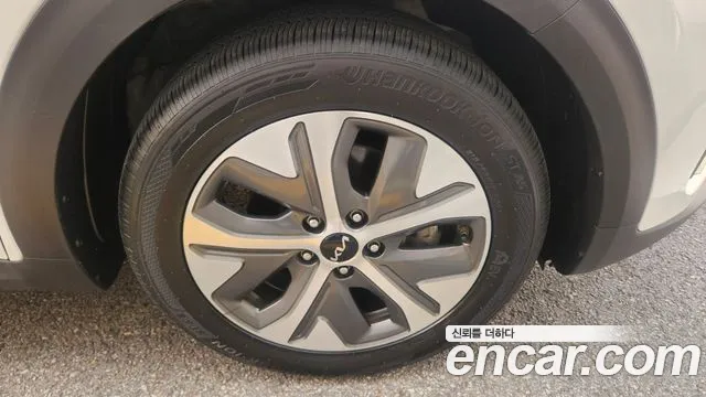 Kia Niro — Фото автомобиля 5