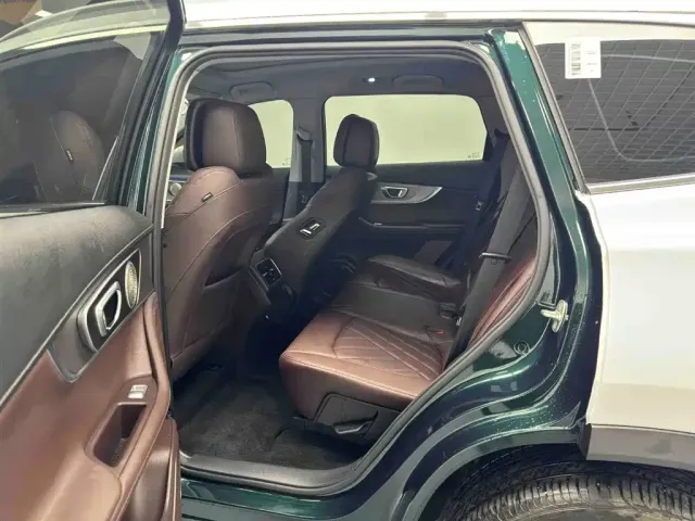 Chery Tiggo 8 PRO 2025 390T 2WD Premium Edition I — Фото автомобиля 8