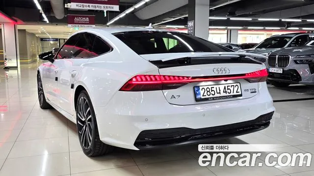 Audi A7 4K — Фото автомобиля 8