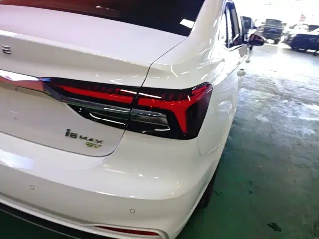Roewe i6 MAX EV — Фото автомобиля 7