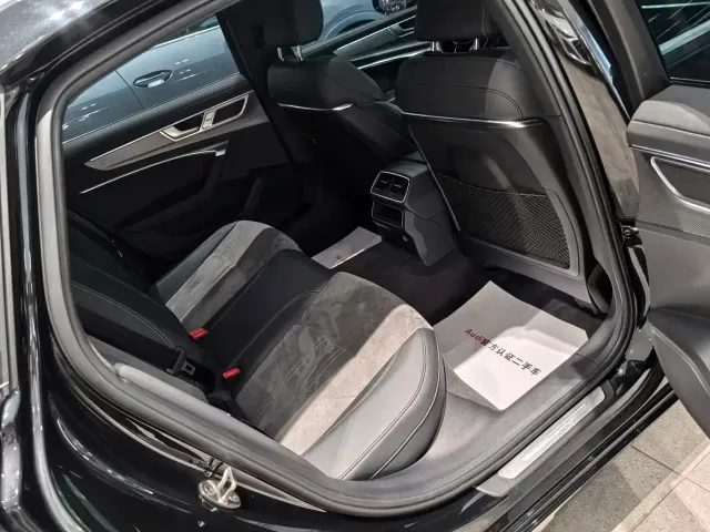Audi A6L — Фото автомобиля 16