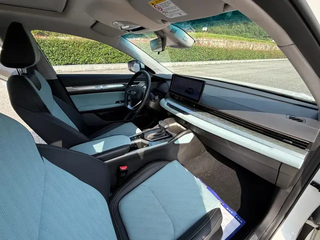 Geely Emgrand L — Фото автомобиля 10