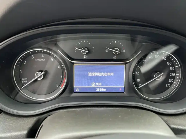Buick Regal — Фото автомобиля 11