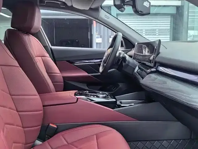 BMW 5 Series — Фото автомобиля 13