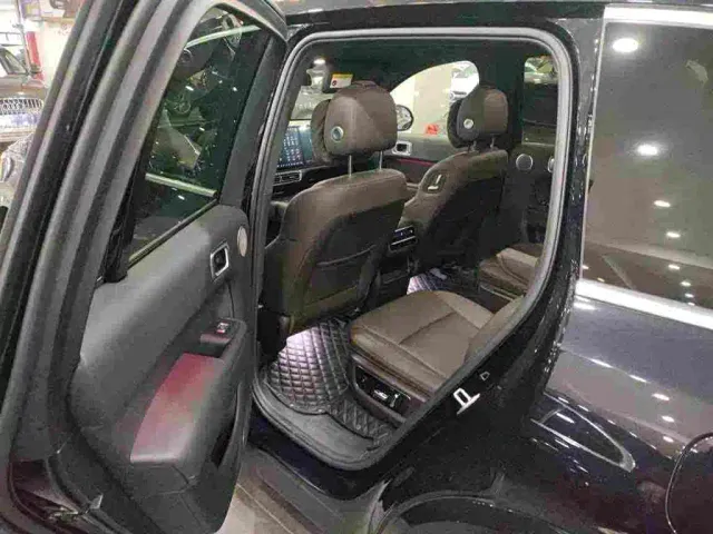 Li Auto L8 — Фото автомобиля 3
