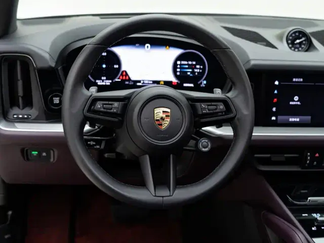 Porsche Cayenne — Фото автомобиля 12