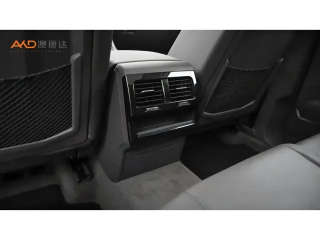 Volkswagen Touareg — Фото автомобиля 9