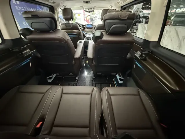 Mercedes-Benz V-Class — Фото автомобиля 29