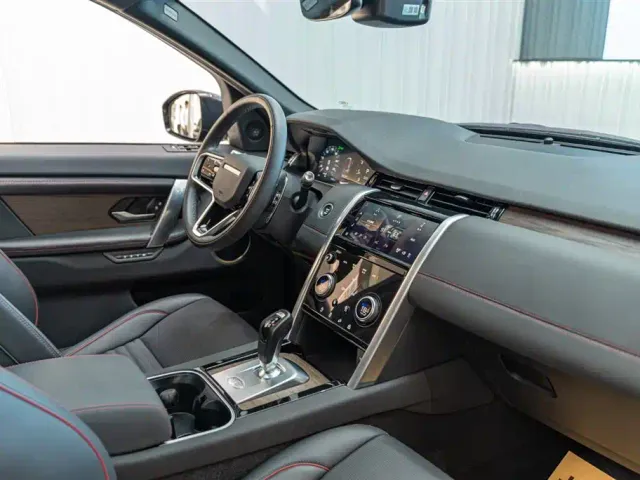 Land Rover Discovery Sport — Фото автомобиля 12