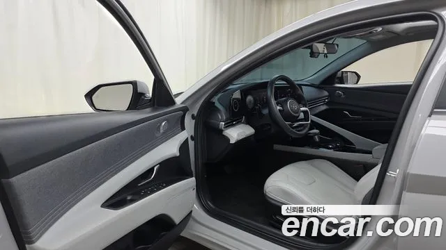 Hyundai AVANTE Avante (CN7) — Фото автомобиля 9