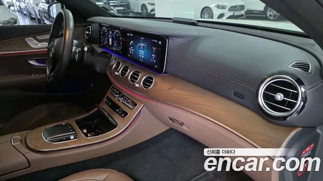 Mercedes-Benz E-Class — Фото автомобиля 13