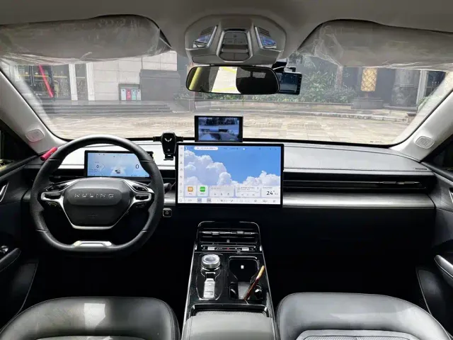 Wuling Starlight — Фото автомобиля 13