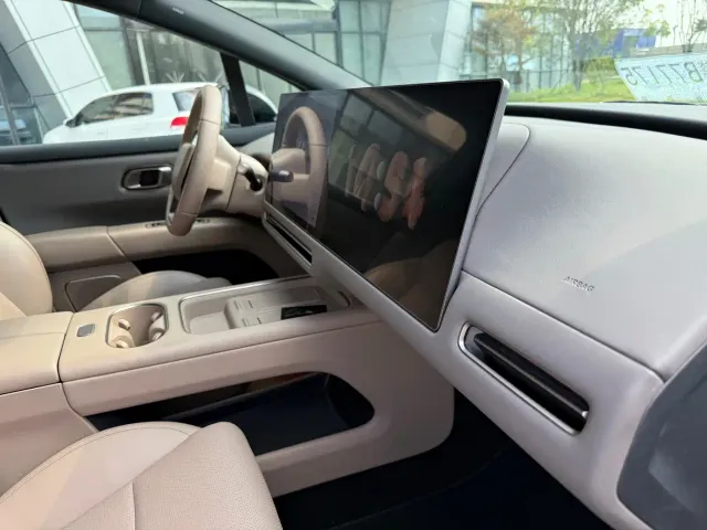 Li Auto i6 — Фото автомобиля 14