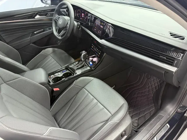 Volkswagen Passat — Фото автомобиля 10