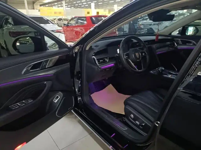 Hongqi H5 — Фото автомобиля 15
