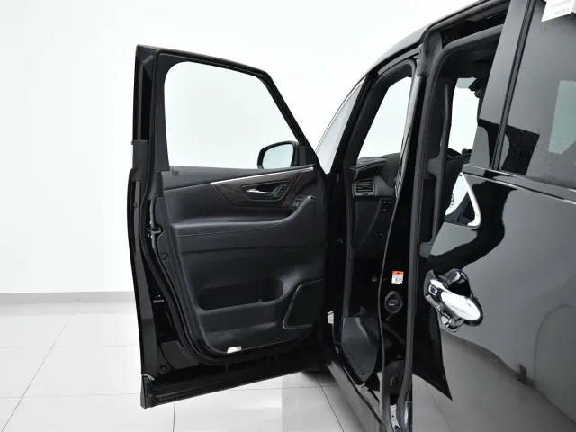 Toyota Alphard — Фото автомобиля 23